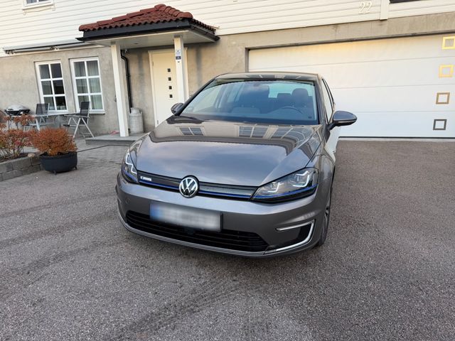 Volkswagen E-Golf 2015